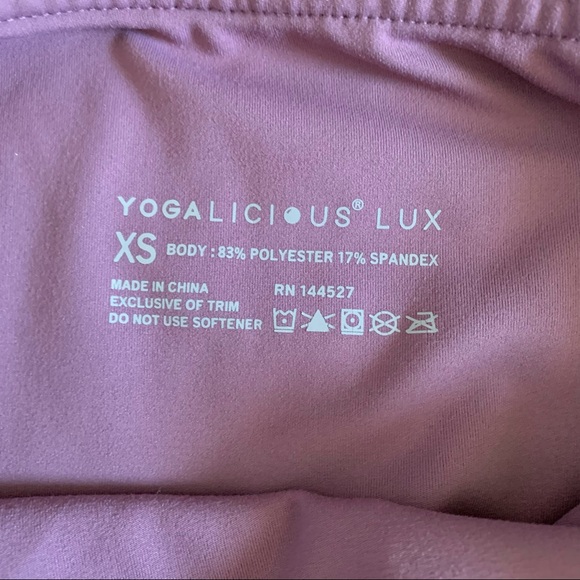 Yogalicious LUX capri with side pockets - Picture 2 of 3